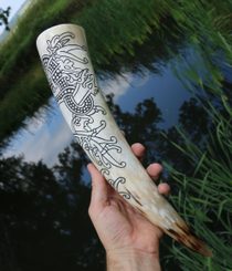 FÁFNIR - Dragon, carved drinking horn