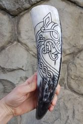 DRAGON, carved drinking horn
