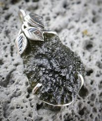 QUILL, silver pendant with Moldavite