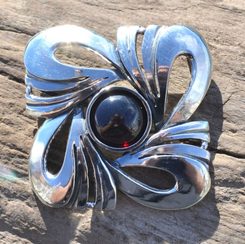 SELKIE, secesní stříbrný náhrdelník, granát Ag 925