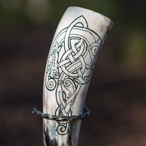 CELTIC WOLF, CARVED DRINKING HORN 0,4 L - DRINKING HORNS{% if kategorie.adresa_nazvy[0] != zbozi.kategorie.nazev %} - DRINKING AND SIGNAL HORNS{% endif %}