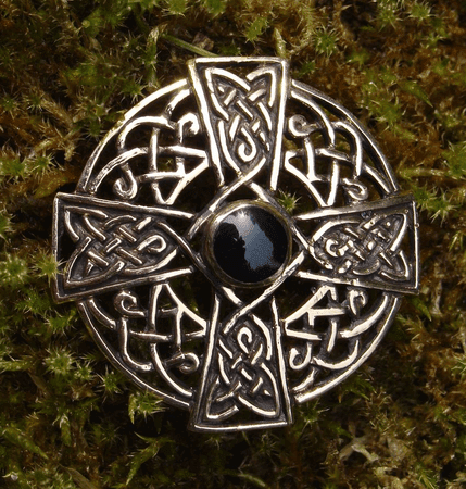 CELTIC CROSS KNOTTED BRONZE BROOCH