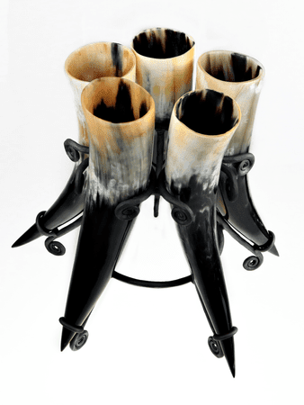 SET OF 5 HORNS,  0,4 L AND STAND