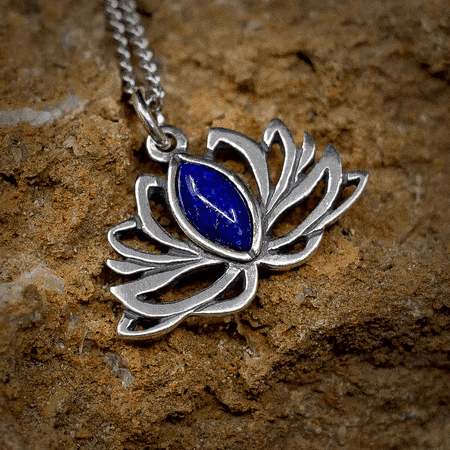 LOTOSOVÝ KVĚT, STŘÍBRNÝ PŘÍVĚŠEK AG 925 LAPIS LAZULI