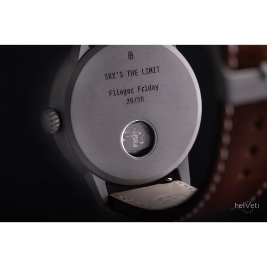 ROBOT FLIEGERFRIDAY X MICRO PRAHA L.E. - LIMITOVANÉ EDÍCIE - ZNAČKY