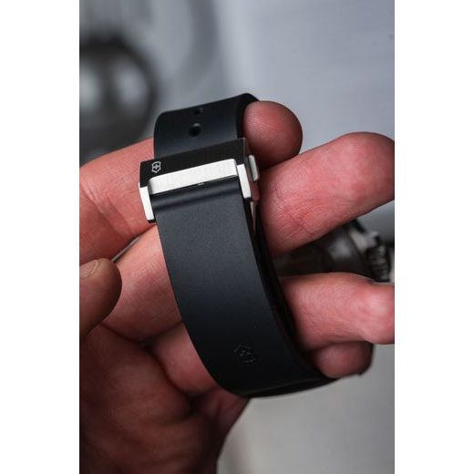 VICTORINOX I.N.O.X. AUTOMATIC 242039 - I.N.O.X. - ZNAČKY