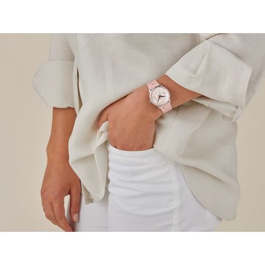 JUNGHANS MEISTER DAMEN AUTOMATIC 27/3242.00 - LADIES - ZNAČKY