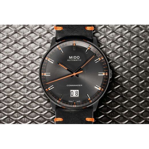 MIDO COMMANDER BIG DATE M021.626.36.051.01 - COMMANDER - ZNAČKY