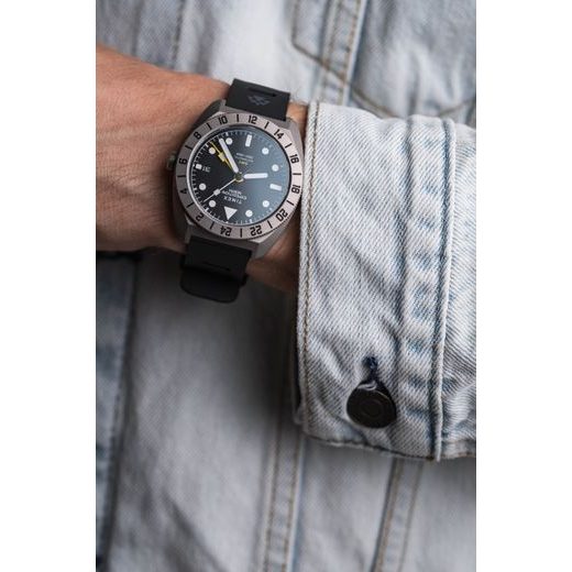 TIMEX EXPEDITION GMT TW2W53000UK - TIMEX - ZNAČKY