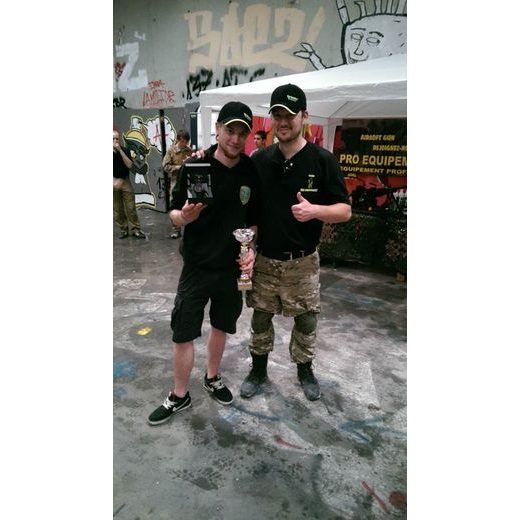 TRASER P6600 RED COMBAT GUMA - TACTICAL - ZNAČKY