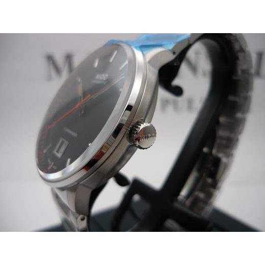 MIDO COMMANDER BIG DATE M021.626.11.051.00 - COMMANDER - ZNAČKY