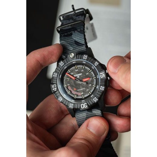 TRASER P99 A TACTICAL CARBON CAMO NATO - TACTICAL - ZNAČKY