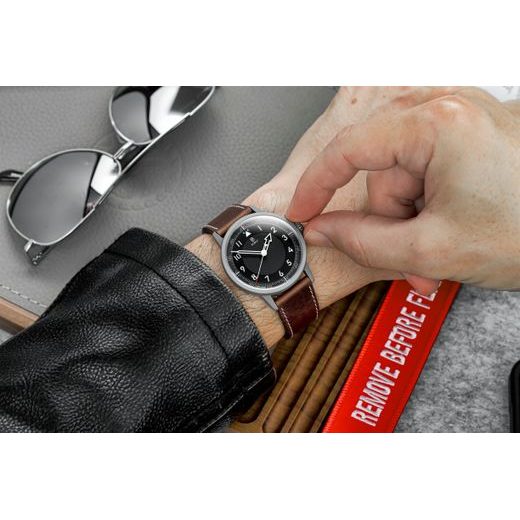 ROBOT FLIEGERFRIDAY X MICRO PRAHA L.E. - LIMITOVANÉ EDÍCIE - ZNAČKY