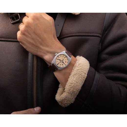 FORMEX AIRFIELD AUTOMATIC DESERT SAND BLACK NYLON-VELCRO 0661.1.6556.822 - FIELD AUTOMATIC - ZNAČKY