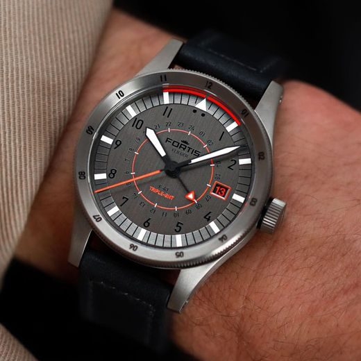 FORTIS FLIEGER F-43 TRIPLE-GMT TITANIUM ORANGE COSC F4260003 - FLIEGER - ZNAČKY