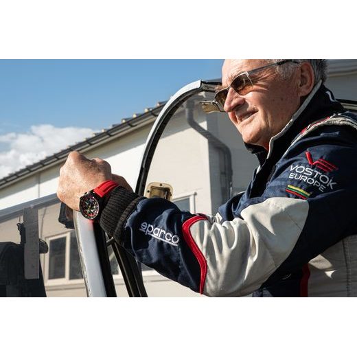 VOSTOK EUROPE JURGIS KAIRYS "UNLIMITED AEROBATICS" EDITION 2026 6S21-326C794 – ČIERNY OCEĽOVÝ NÁRAMOK - LIMITOVANÉ EDÍCIE - ZNAČKY