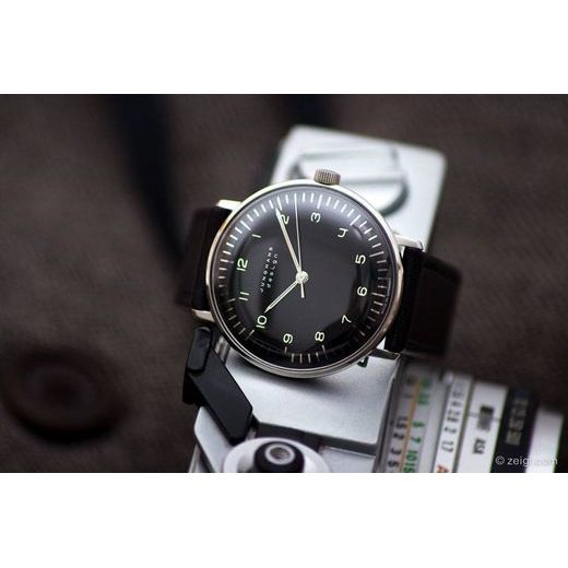 JUNGHANS MAX BILL HANDAUFZUG 27/3702.02 - MAX BILL HAND-WINDING - ZNAČKY