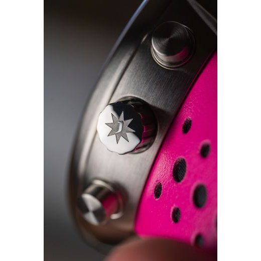 JUNGHANS 1972 COMPETITION PINK AUTOMATIC LIMITED EDITION 27/4406.00 - 1972 - ZNAČKY