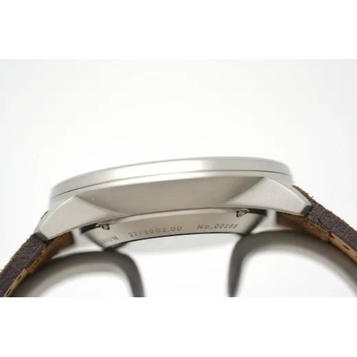 JUNGHANS FORM A TITAN 27/2002.00 - FORM A - ZNAČKY