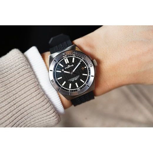 FORTIS MARINEMASTER M-40 GRAVITY BLACK F8120026 - MARINEMASTER - ZNAČKY