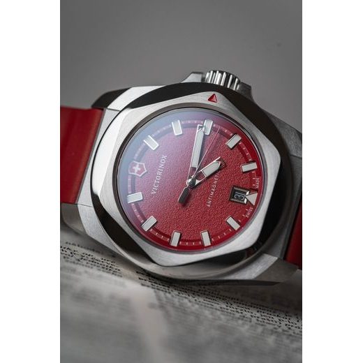 VICTORINOX I.N.O.X. 242029 - I.N.O.X. - ZNAČKY