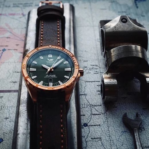 VOSTOK EUROPE ALMAZ BRONZE LINE NH35A/320O507 - ALMAZ SPACE STATION - ZNAČKY