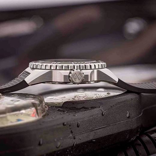 FORMEX REEF 39,5 AUTOMATIC CHRONOMETER SILVER DIAL - REEF - ZNAČKY