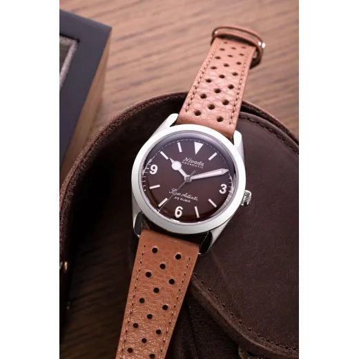 NIVADA GRENCHEN SUPER ANTARCTIC 3.6.9 BROWN - ANTARCTIC - ZNAČKY