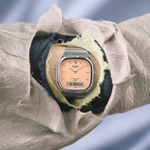 CASIO COLLECTION VINTAGE AQ-240E-4AEF - CLASSIC COLLECTION - ZNAČKY