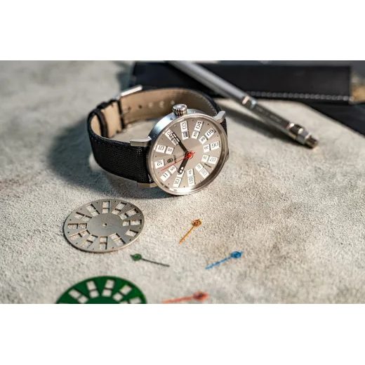 ROBOT GRAPHIC ANALOG SILVER - GRAPHIC ANALOG - ZNAČKY