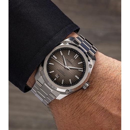 FORMEX ESSENCE FORTYTHREE AUTOMATIC CHRONOMETER DEGRADE - ESSENCE - ZNAČKY
