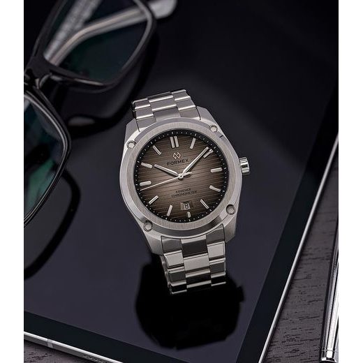 FORMEX ESSENCE FORTYTHREE AUTOMATIC CHRONOMETER DEGRADE - ESSENCE - ZNAČKY