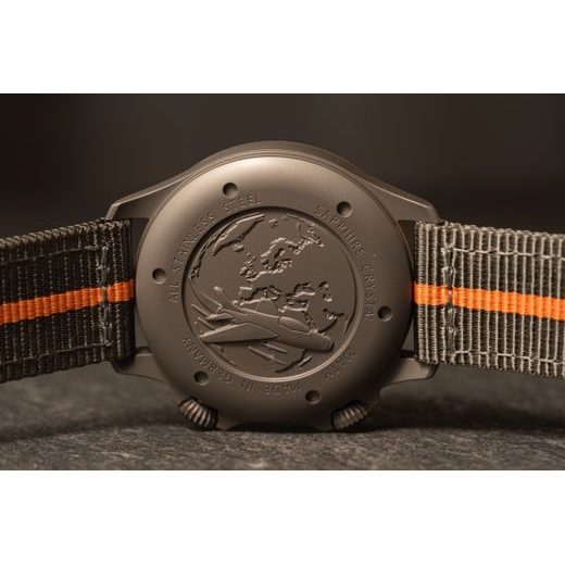 LACO FLIEGER FRANKFURT 40 GMT GRAU - PILOT SPECIAL MODELS - ZNAČKY