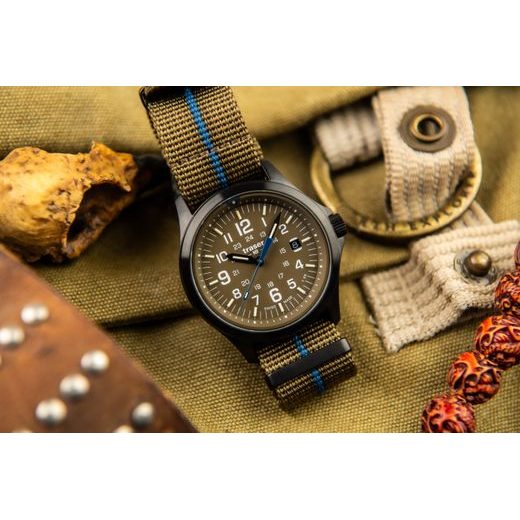 TRASER P67 OFFICER PRO KHAKI NATO S PRUHOM - HERITAGE - ZNAČKY