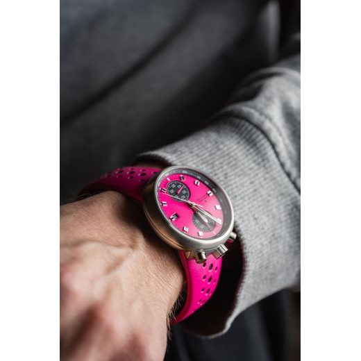 JUNGHANS 1972 COMPETITION PINK AUTOMATIC LIMITED EDITION 27/4406.00 - 1972 - ZNAČKY