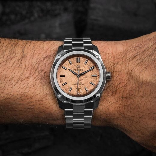 FORMEX ESSENCE THIRTYNINE AUTOMATIC CHRONOMETER SPACE GOLD - ESSENCE - ZNAČKY