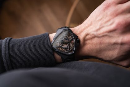 7 najlepších hodiniek s trojuholníkovým puzdrom (nielen od Hamiltonu)