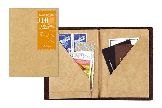 Einlage #010: Mappe aus hartem Papier (Passport)