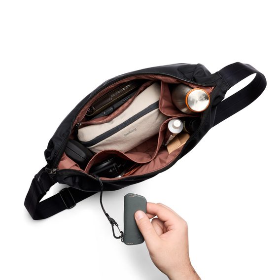 Bellroy Laneway Crescent Bag (7 l)