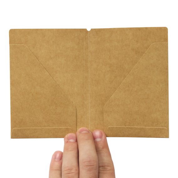 Einlage #010: Mappe aus hartem Papier (Passport)