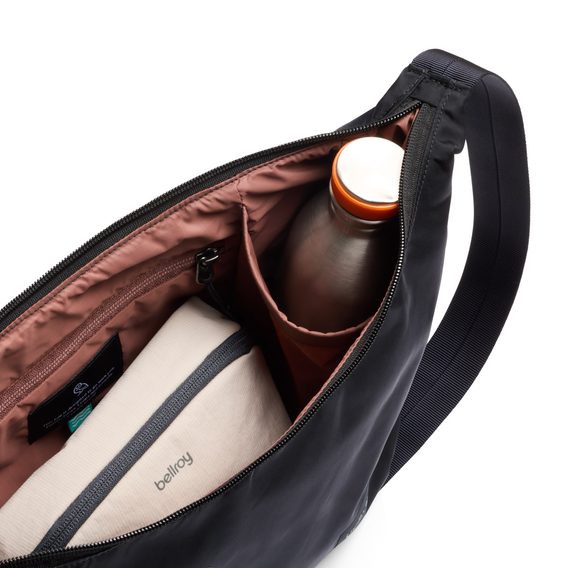 Bellroy Laneway Crescent Bag (7 l)