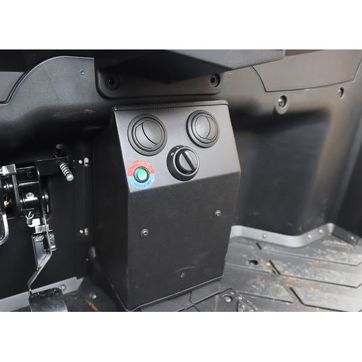 KABINA BEZ STŘECHY VČETNĚ TOPENÍ PRO LINHAI UTV 1100 DIESEL (MOŽNÉ POUŽÍT ORIGINÁL STŘECHU)