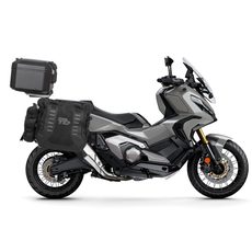 KOMPLETNÁ SADA SEDLOVÝCH BRAŠNÍ SHAD TERRA TR40 ADVENTURE A HLINÍKOVÉHO KUFRA SHAD TERRA BLACK 37L VRÁTANE MONTÁŽNEJ SADY SHAD HONDA X-ADV 750