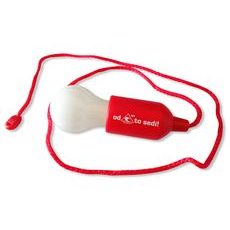 LED SVÍTILNA VE TVARU A VELIKOSTI KLASICKÉ ŽÁROVKY, S LOGEM ACI