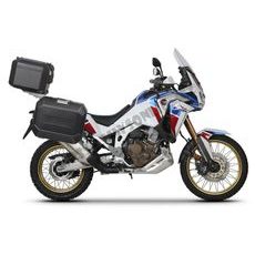 KOMPLETNÁ SADA ČIERNYCH HLINÍKOVÝCH KUFROV SHAD TERRA BLACK, 37 LITROV VRCHNÝ KUFOR, 36/47 LITROV BOČNÉ KUFRE, VRÁTANE MONTÁŽNEJ SADY A PLATNI SHAD HONDA CRF 1100 AFRICA TWIN