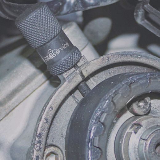 PRÍPRAVOK PRE ZAISTENIE VAČKOVÉ HRIADEĽA DUCATI (M8 X 1,25) 2 KS BIKESERVICE