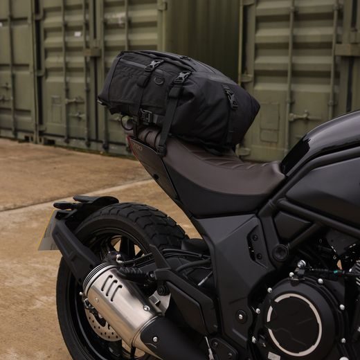 BRAŠNA NA SEDADLO SPOLUJEZDCE ATLAS T-20 ADVANCED TOURPACK, OXFORD (SIVÁ, OBJEM 20 L)
