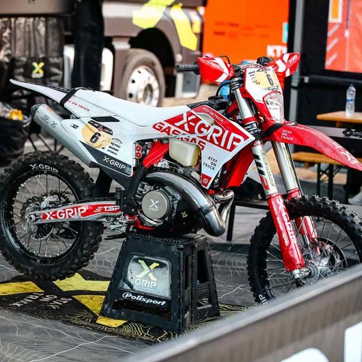 SÚPRAVA POLEPOV MOTOCYKLA X-GRIP – ČIERNA/ČERVENÁ