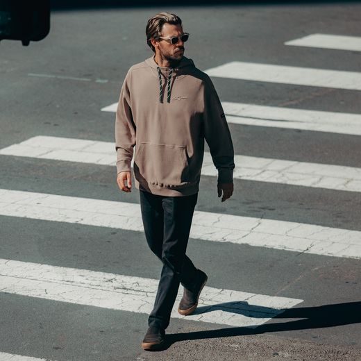 ALPINESTARS CAMINO TEXTURED OVERSIZED HOODIE – VOĽNOČASOVÁ MOTO MIKINA (SVETLO HNEDÁ)