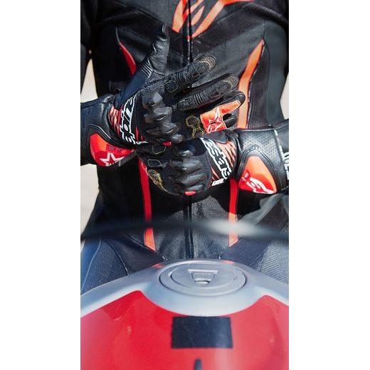 RUKAVICE GP TECH 2 2022, ALPINESTARS (ČERNÁ/BÍLÁ/ČERVENÁ FLUO)